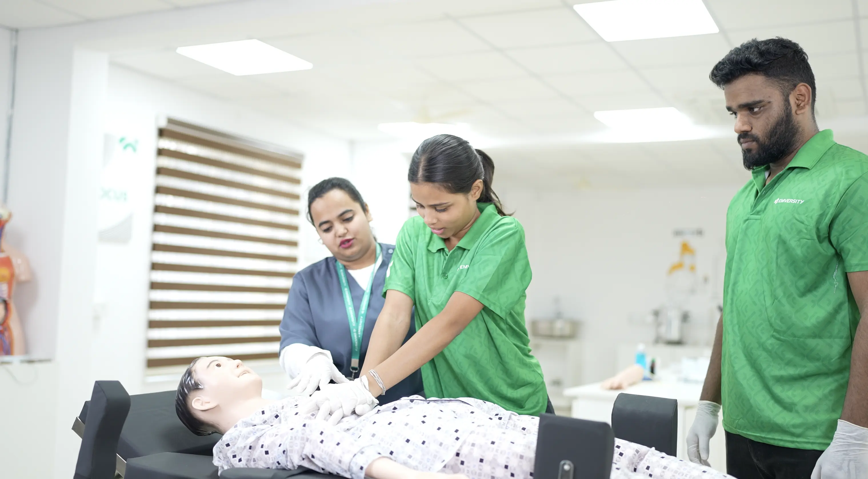 Clinical skills practice in the nursing simulation facility